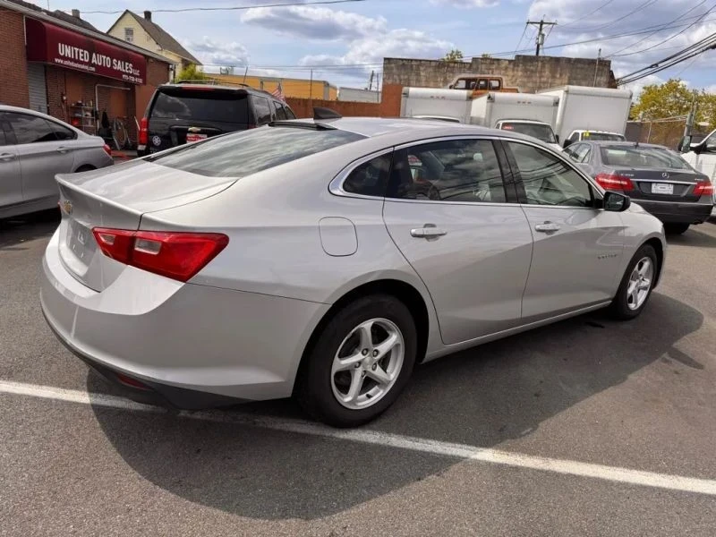 2018 Chevrolet Malibu - Image 6 of 12