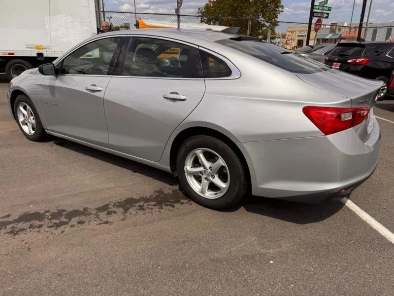 2018 Chevrolet Malibu - Image 4 of 12