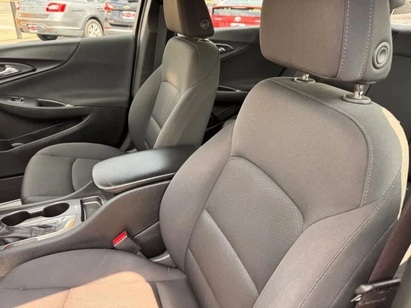 2018 Chevrolet Malibu - Image 11 of 12
