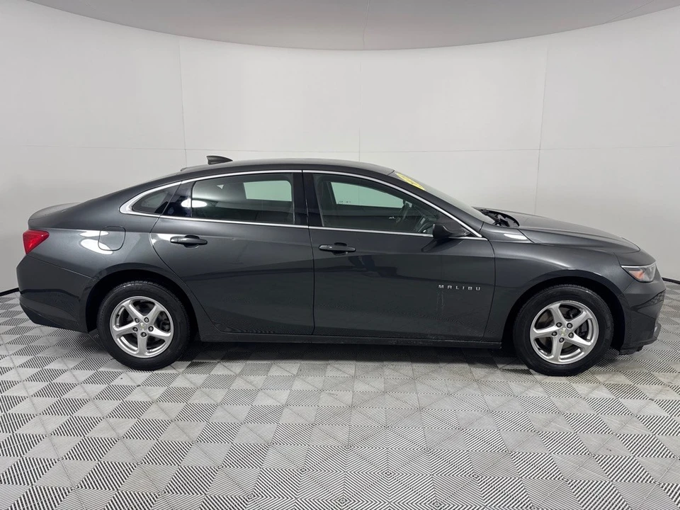 2018 Chevrolet Malibu - Image 4 of 12