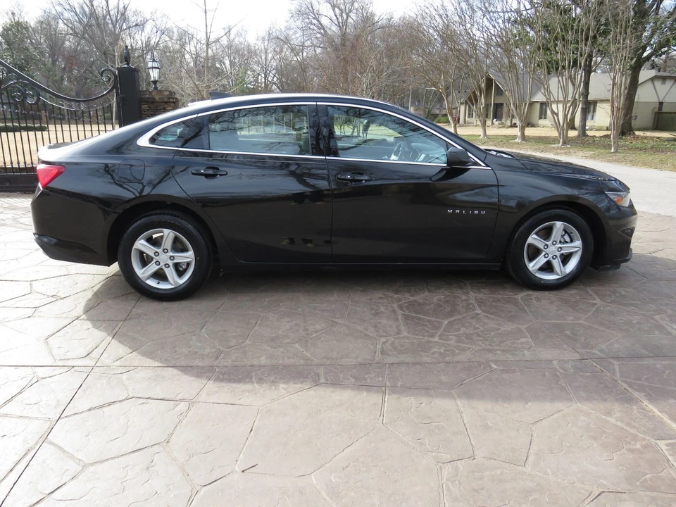 2018 Chevrolet Malibu - Image 9 of 12