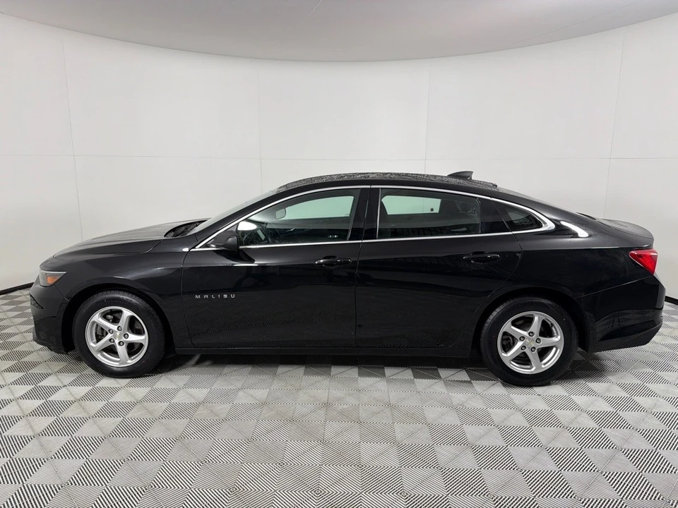2018 Chevrolet Malibu - Image 8 of 12
