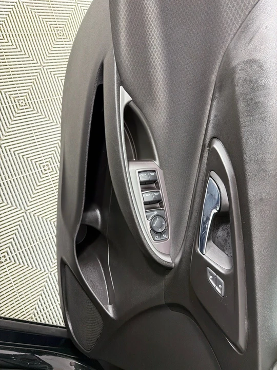2018 Chevrolet Malibu - Image 10 of 12