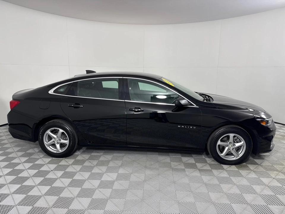 2018 Chevrolet Malibu - Image 4 of 12