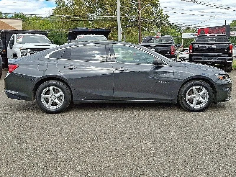 2018 Chevrolet Malibu - Image 8 of 12