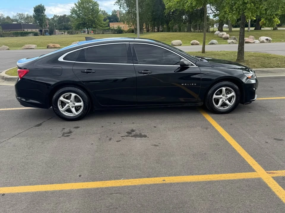2018 Chevrolet Malibu - Image 2 of 8