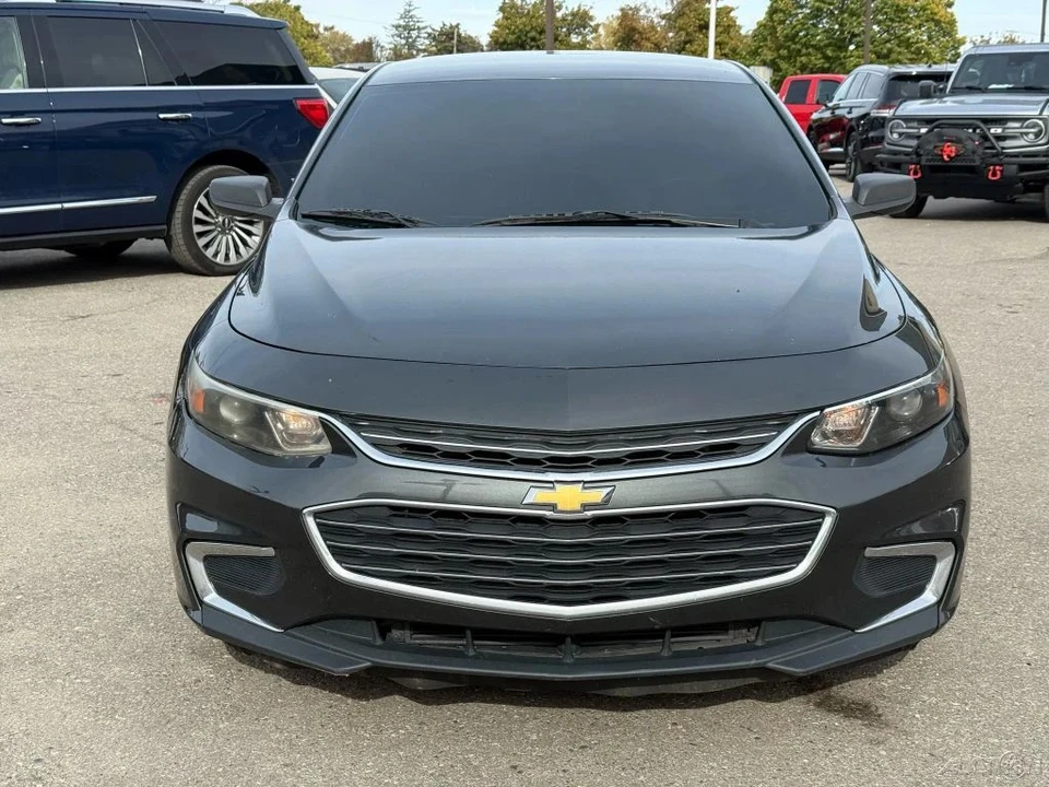 2018 Chevrolet Malibu - Image 2 of 12