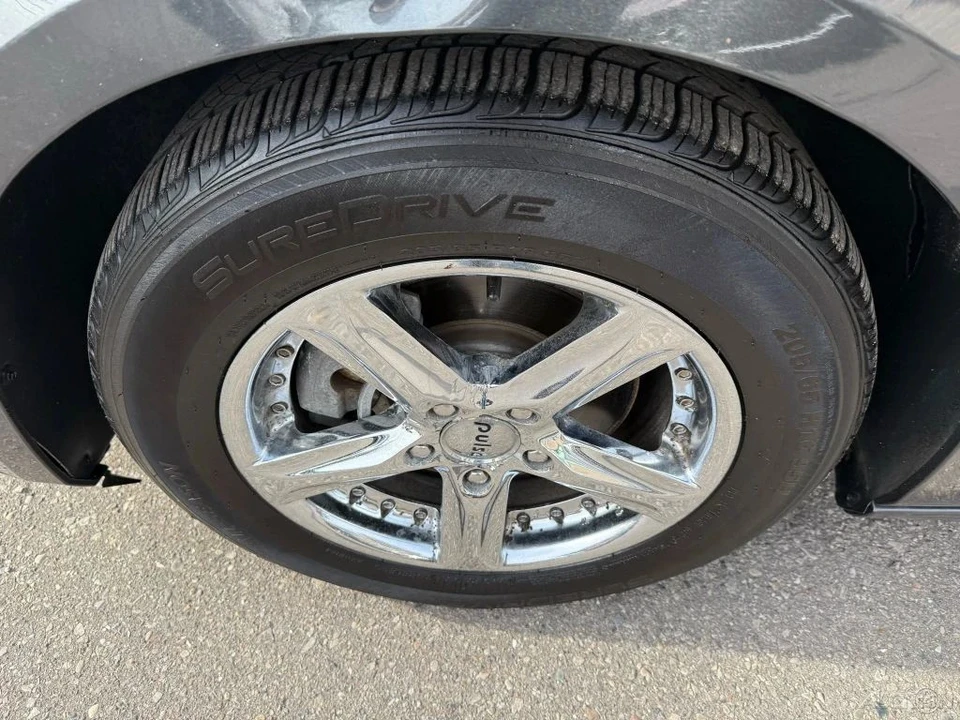 2018 Chevrolet Malibu - Image 9 of 12