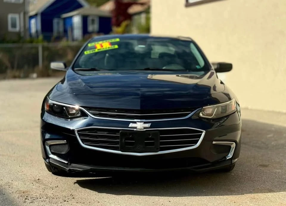 2018 Chevrolet Malibu - Image 2 of 10
