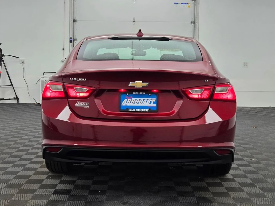2018 Chevrolet Malibu - Image 8 of 12
