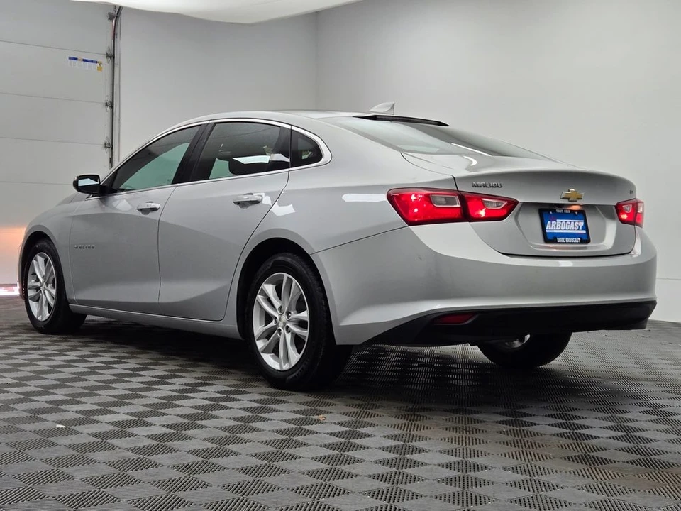 2018 Chevrolet Malibu - Image 8 of 12