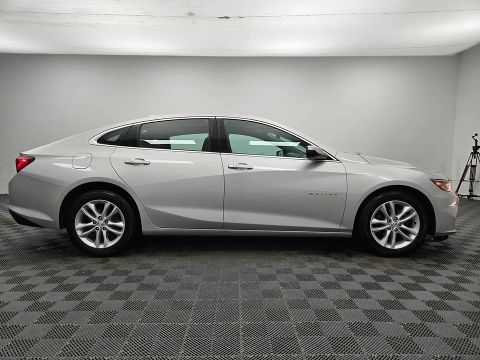 2018 Chevrolet Malibu - Image 5 of 12