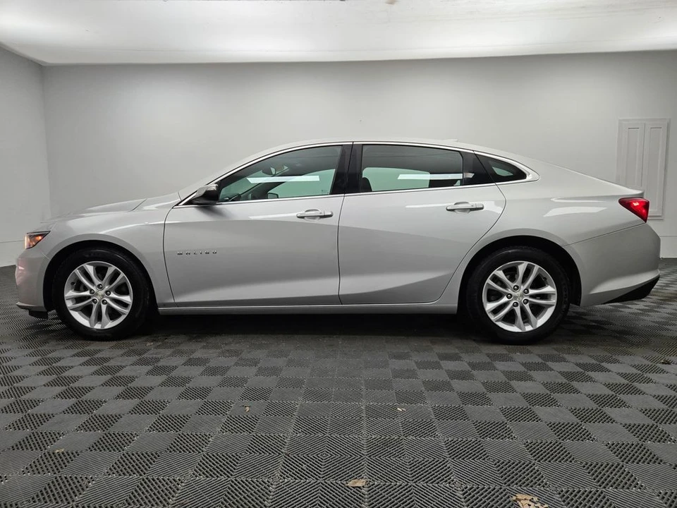 2018 Chevrolet Malibu - Image 9 of 12