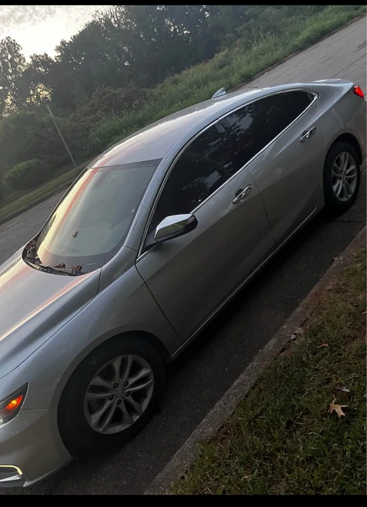2018 Chevrolet Malibu - Image 2 of 11