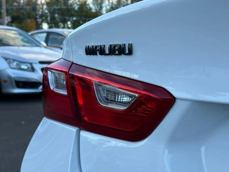 2018 Chevrolet Malibu - Image 9 of 12