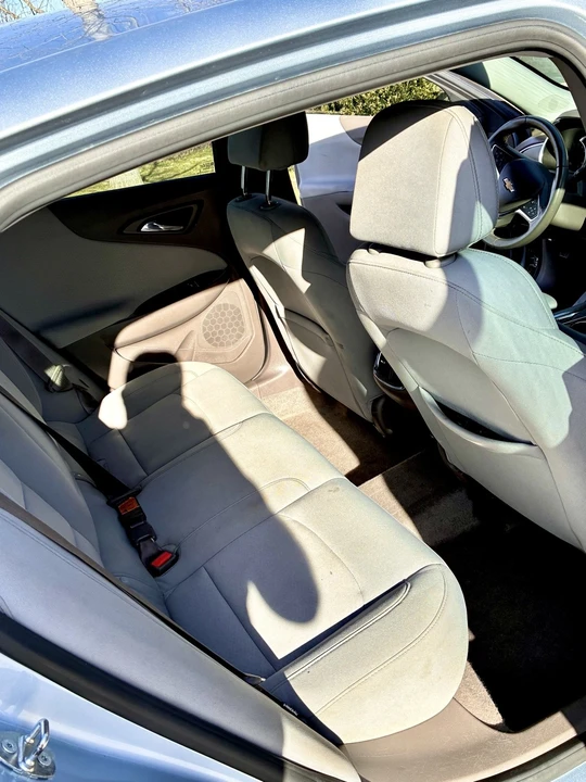 2018 Chevrolet Malibu - Image 9 of 10