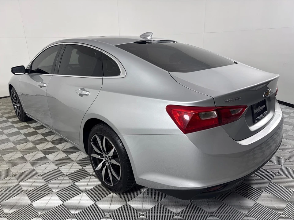 2018 Chevrolet Malibu - Image 8 of 12