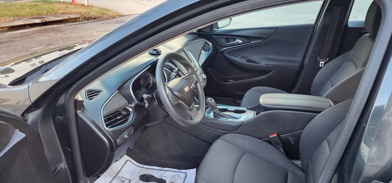 2018 Chevrolet Malibu - Image 16 of 16