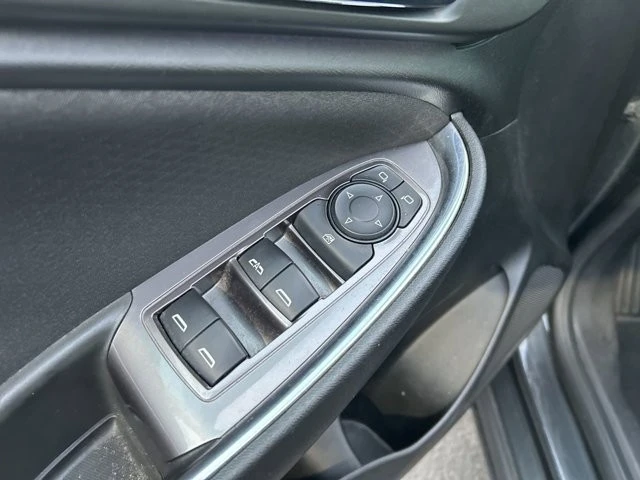 2018 Chevrolet Malibu - Image 9 of 10