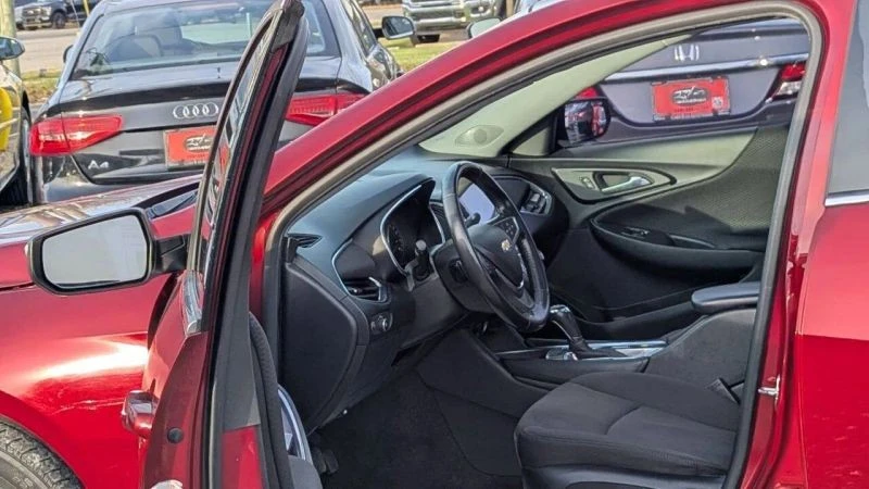 2018 Chevrolet Malibu - Image 11 of 12
