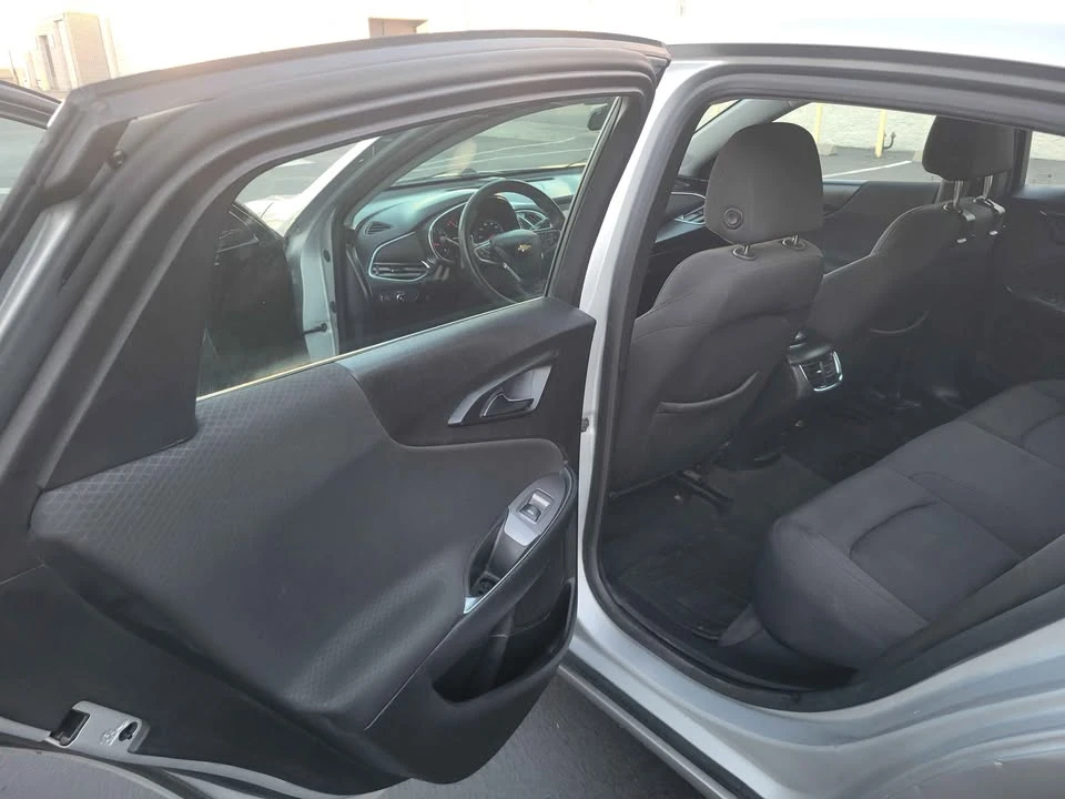 2018 Chevrolet Malibu - Image 8 of 11