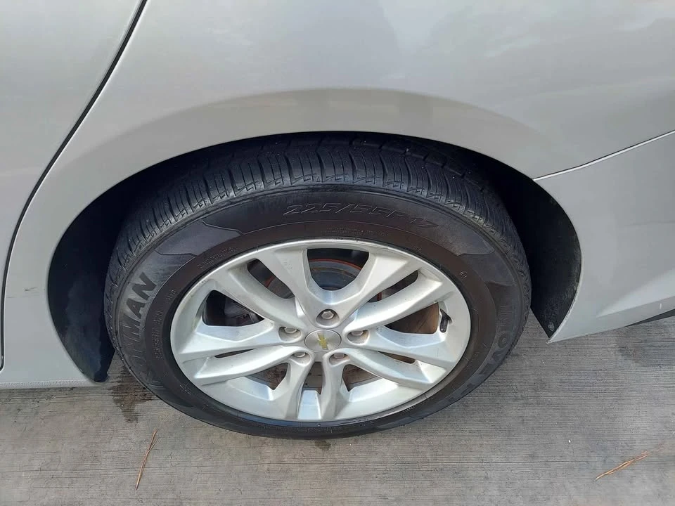 2018 Chevrolet Malibu - Image 13 of 18