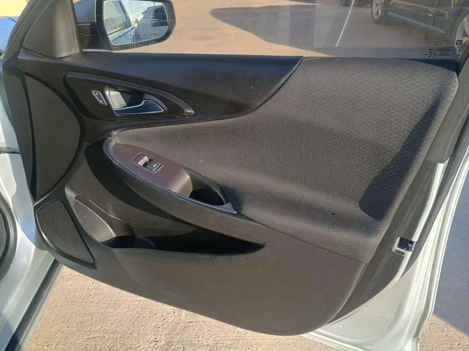2018 Chevrolet Malibu - Image 13 of 16