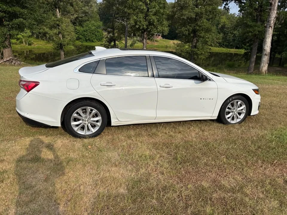 2018 Chevrolet Malibu - Image 2 of 7