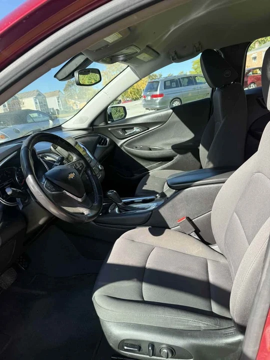 2018 Chevrolet Malibu - Image 10 of 13