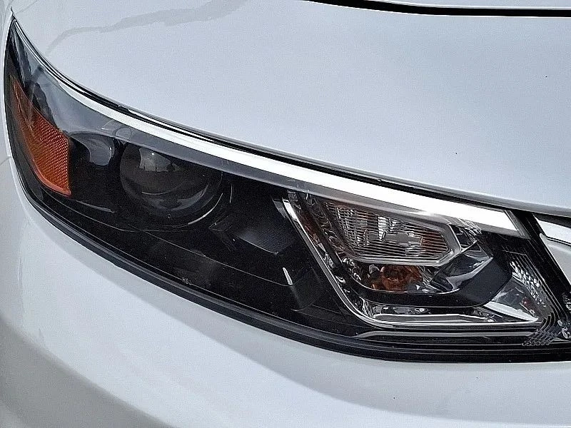 2018 Chevrolet Malibu - Image 10 of 12