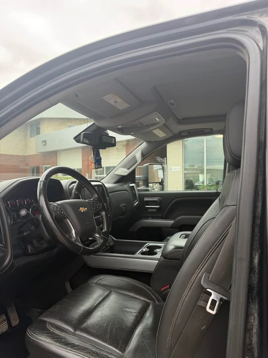 2018 Chevrolet Silverado - Image 10 of 12