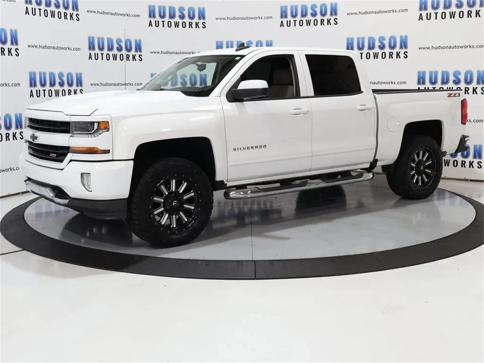 2018 Chevrolet Silverado 3rd Gen - Image 2 of 31