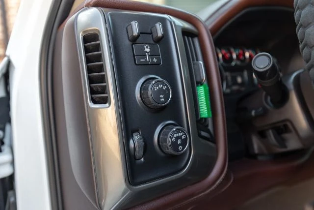 2018 Chevrolet Silverado Heavy Duty 3rd Gen - Image 20 of 21