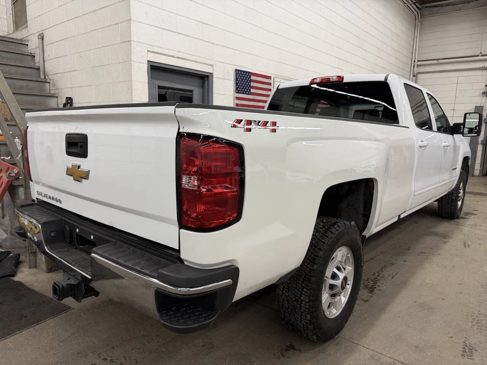2018 Chevrolet Silverado Heavy Duty 3rd Gen - Image 2 of 21