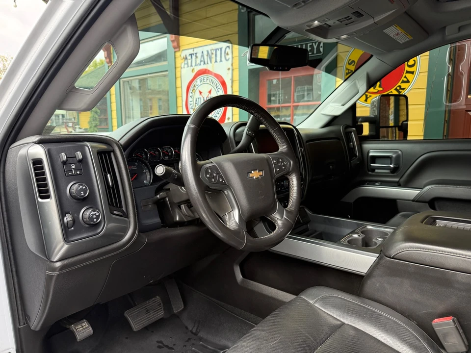 2018 Chevrolet Silverado Heavy Duty 3rd Gen - Image 10 of 21