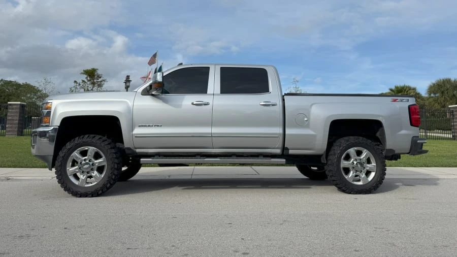 2018 Chevrolet Silverado Heavy Duty 3rd Gen - Image 9 of 12