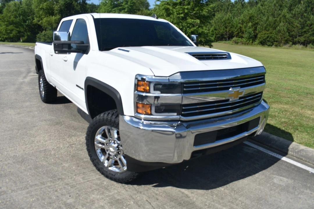 2018 Chevrolet Silverado Heavy Duty 3rd Gen - Image 2 of 20
