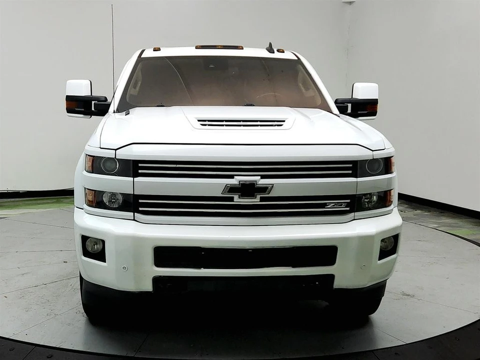 2018 Chevrolet Silverado Heavy Duty 3rd Gen - Image 2 of 12