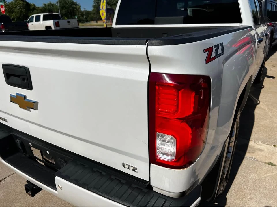 2018 Chevrolet Silverado 3rd Gen - Image 2 of 12