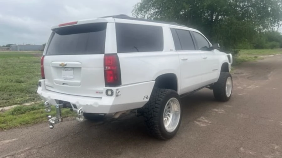 2018 Chevrolet Suburban 11th Gen - Image 3 of 15
