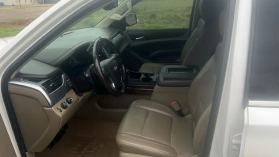 2018 Chevrolet Suburban 11th Gen - Image 4 of 15