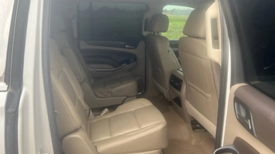 2018 Chevrolet Suburban 11th Gen - Image 6 of 15