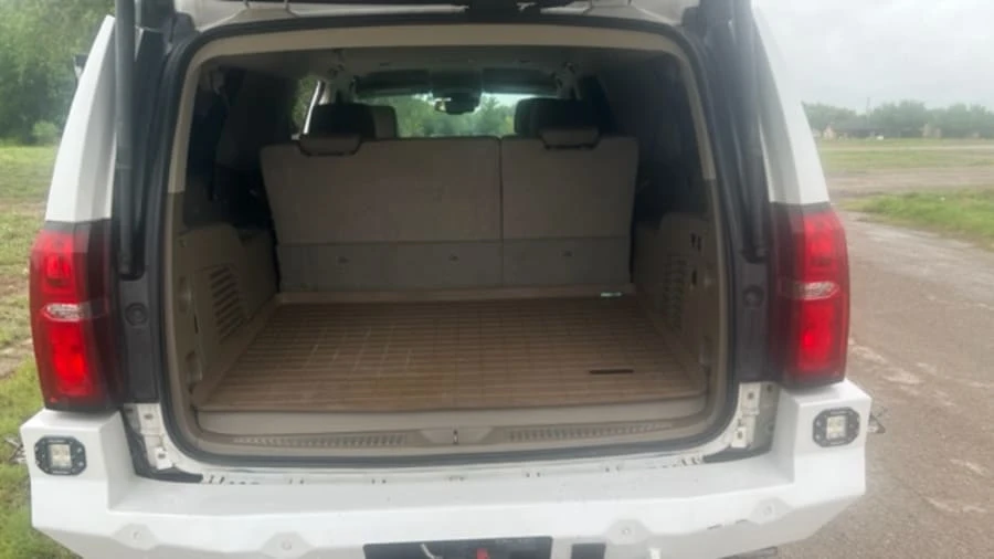 2018 Chevrolet Suburban 11th Gen - Image 8 of 15