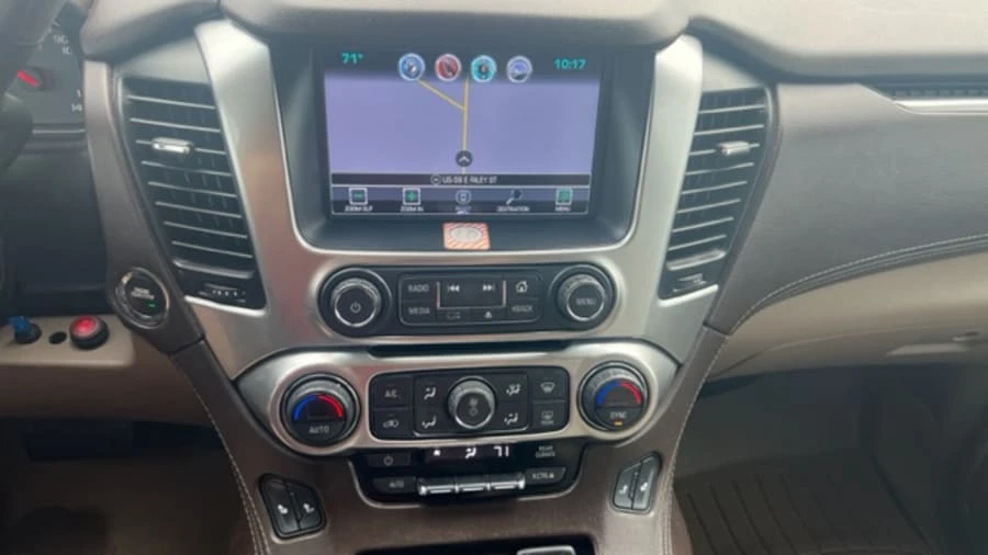 2018 Chevrolet Suburban 11th Gen - Image 10 of 15