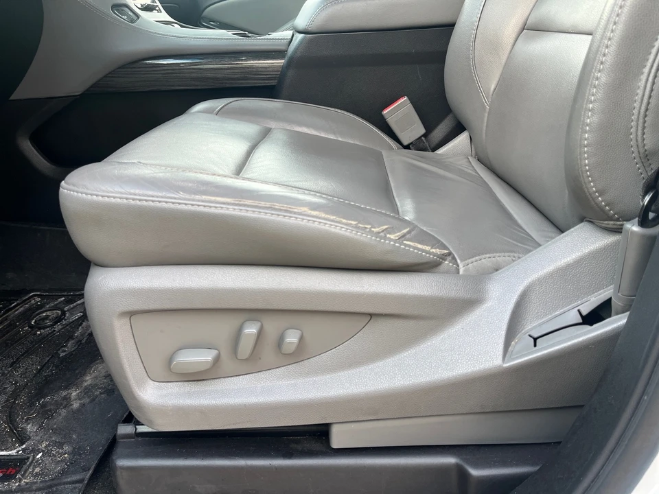 2018 Chevrolet Suburban 10th Gen - Image 11 of 12