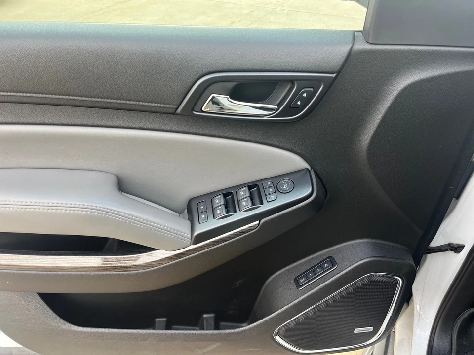 2018 Chevrolet Suburban 10th Gen - Image 10 of 12