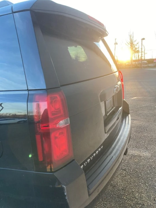 2018 Chevrolet Suburban 12th Gen - Image 9 of 21