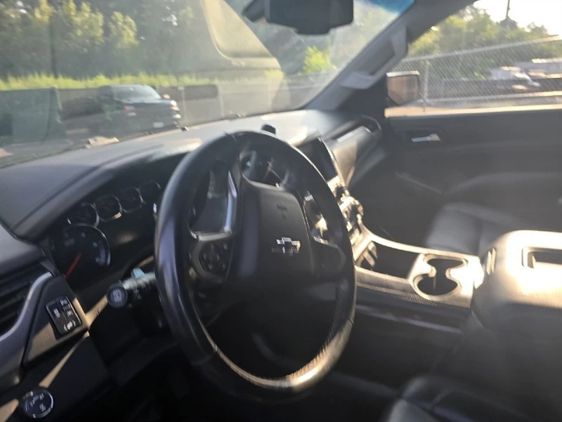 2018 Chevrolet Suburban 12th Gen - Image 17 of 21
