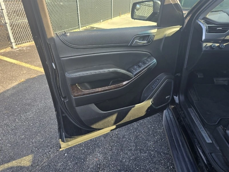 2018 Chevrolet Suburban 12th Gen - Image 20 of 21