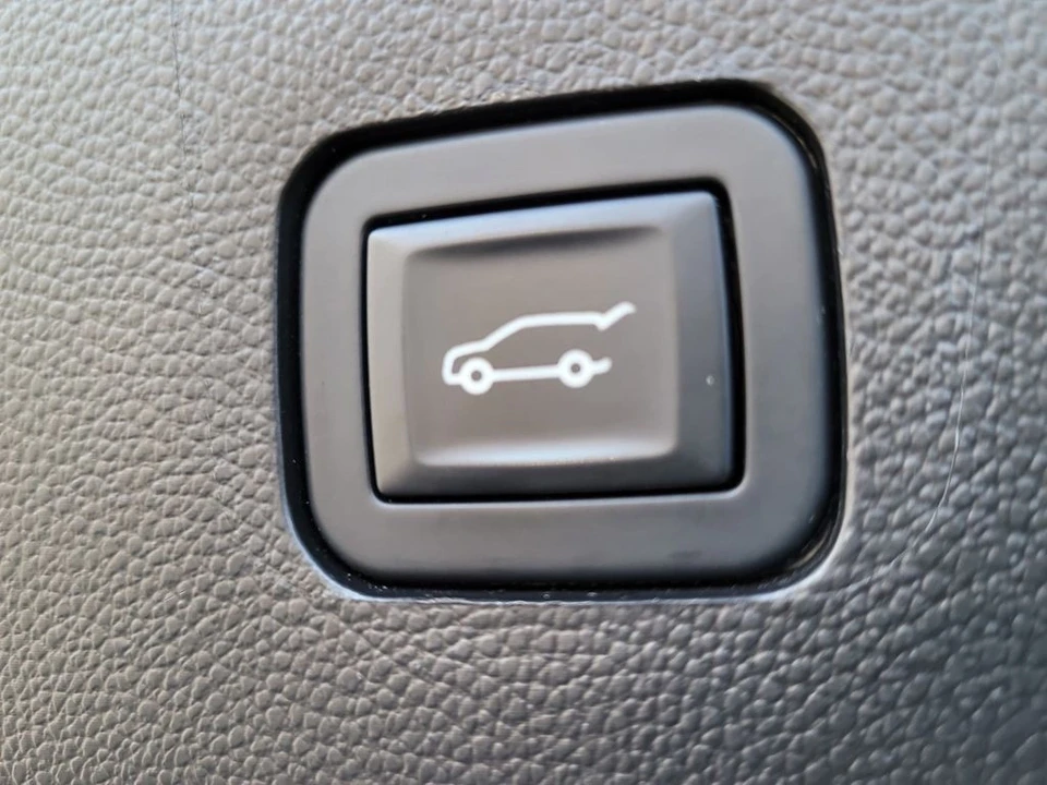 2018 Chevrolet Traverse - Image 8 of 12